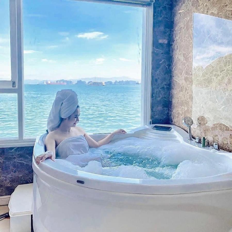 Hotel Aquamarine Premium Cruise Ha Long Esterno foto